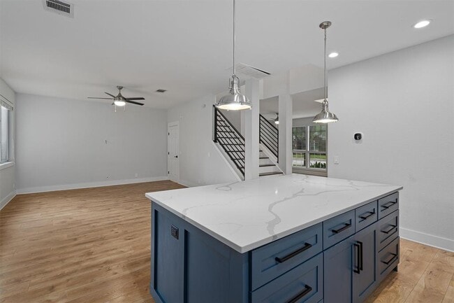 Building Photo - 1203 Thackeray Ln