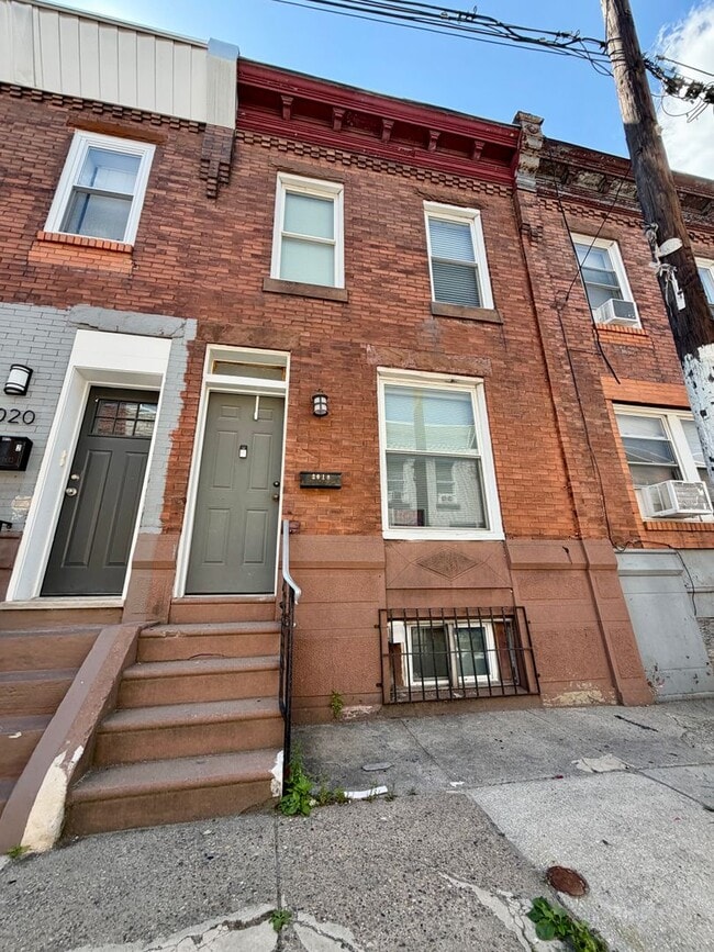 Building Photo - Stunning 3-Bedroom/1.5 Bathroom Townhome in West Passyunk! Available NOW!
