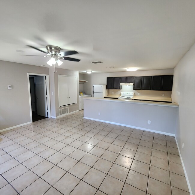 Building Photo - Deer Park Apartments - 1407