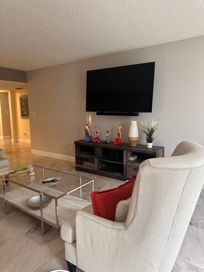 Building Photo - 6698 10th Ave N