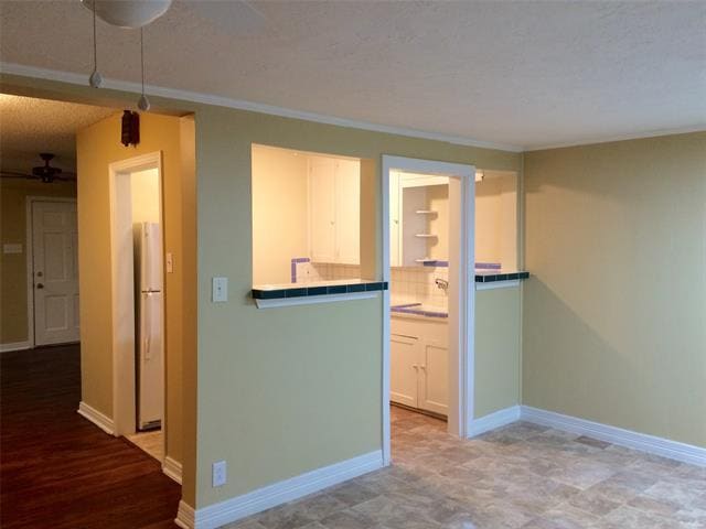 Building Photo - 2912 W Clarendon Dr