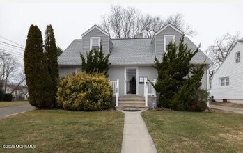 Building Photo - 240 7th Ave