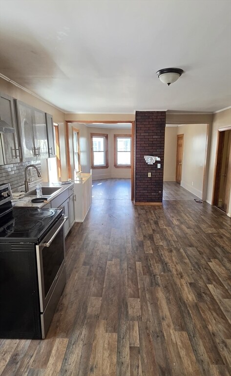 Building Photo - 18 Bullard St