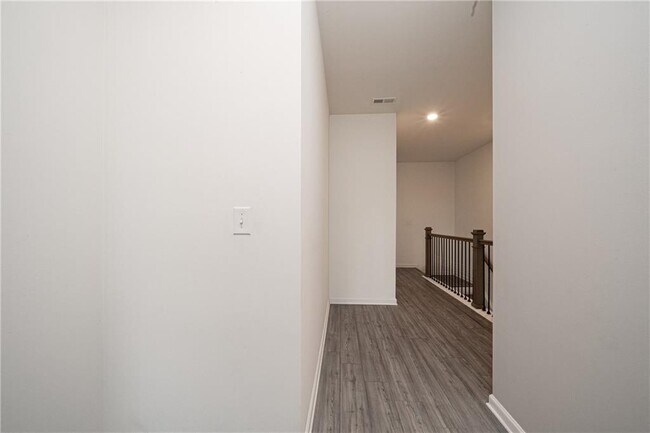 Building Photo - 307 Danville Ave