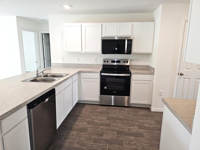 Building Photo - 3681 SW Haines St