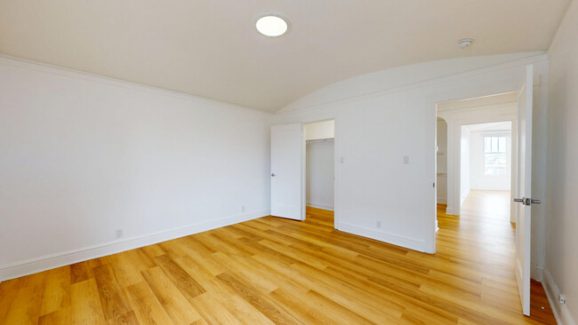 Building Photo - 1294 Grove St