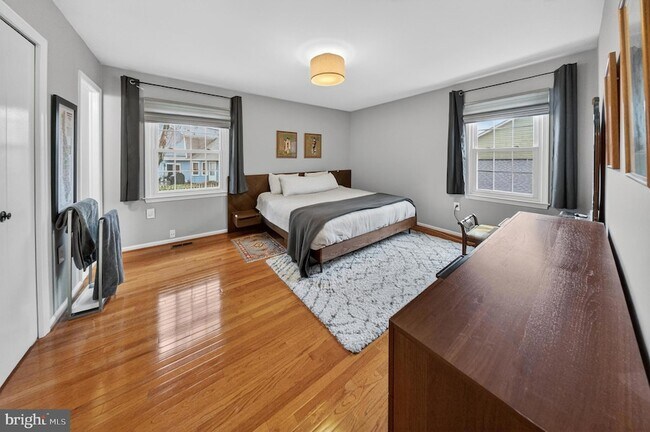 Building Photo - 1726 Glastonberry Rd