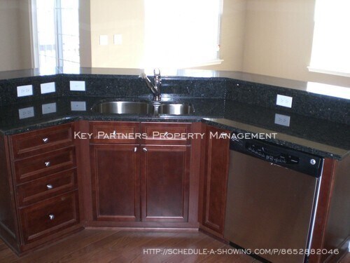 Building Photo - 15816 Conser - Cute Townhouse in Blue Valley!