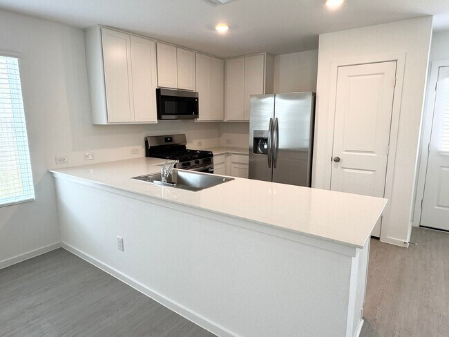 Building Photo - 31516 Pianella Ln