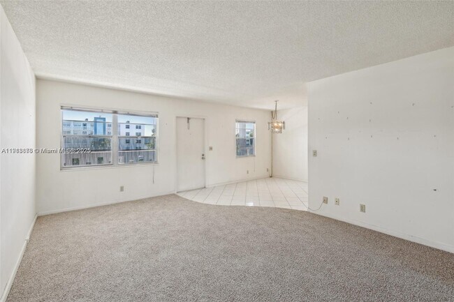 Building Photo - 2052 Exeter C