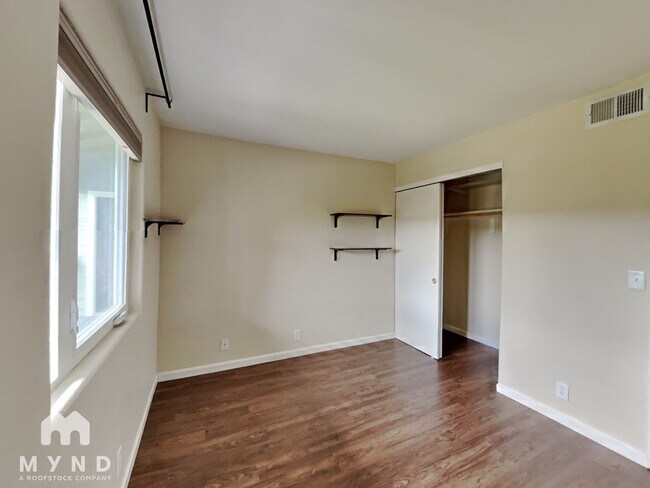 Building Photo - 530 E Patriot Blvd