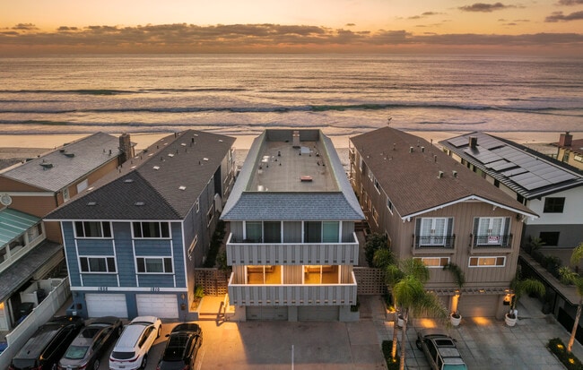 Building Photo - 1812 Ocean Front