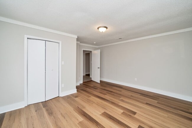 Building Photo - Super Cute & Super Clean 2-Bedroom Home in a Peaceful Bessemer Spot!