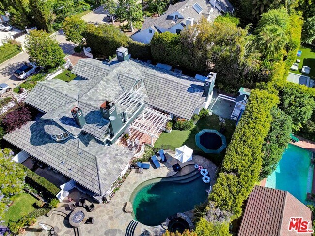 Building Photo - 1056 Corsica Dr