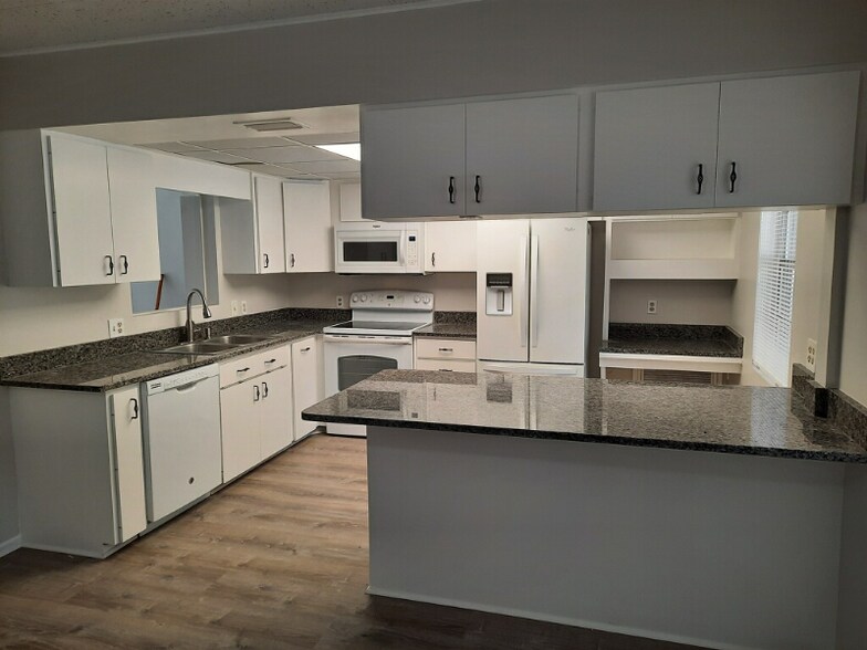 Building Photo - 2401 53rd Ave W