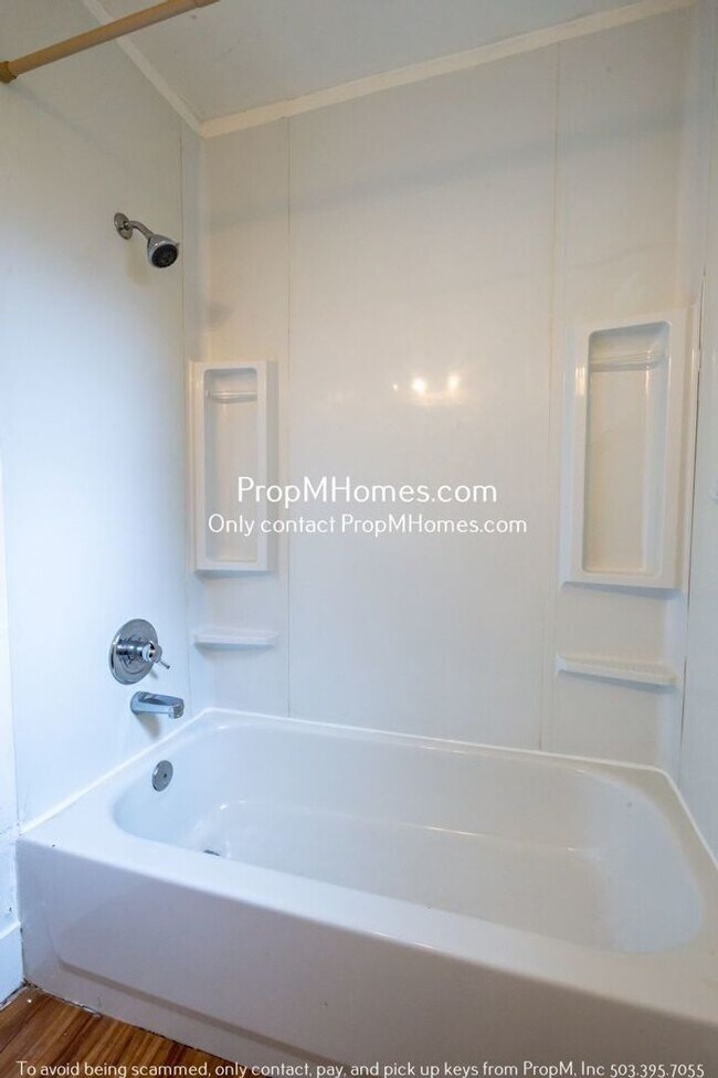Building Photo - Spacious One Bedroom In Southwest Tigard!