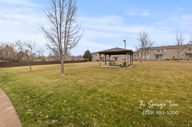 Building Photo - CHARMING 3BD/2BA CONDO featuring FRESH UPDATES - Security Deposit Waiver Available