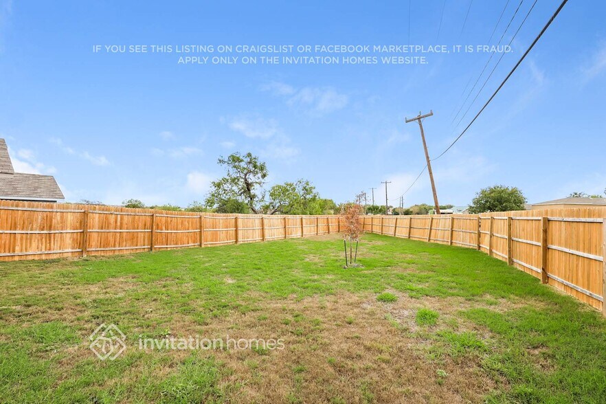 Building Photo - 5402 Verdugos Pl