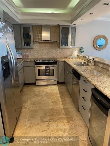 Kitchen - 1900 S Ocean Blvd