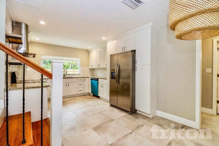 Building Photo - 1230 Kapok Kove Cir