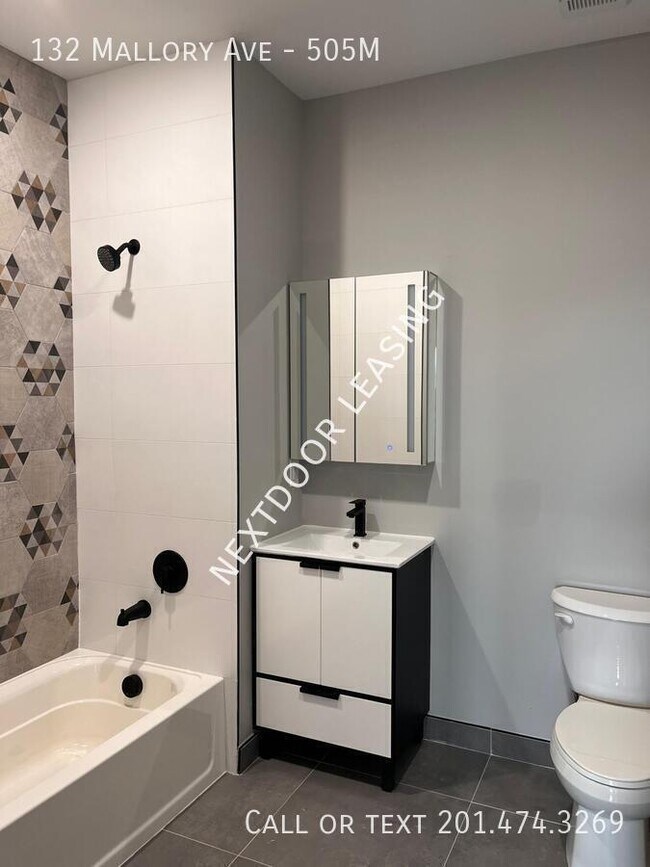 Building Photo - 132 Mallory Ave