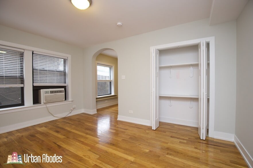 Building Photo - 556 W Arlington Pl