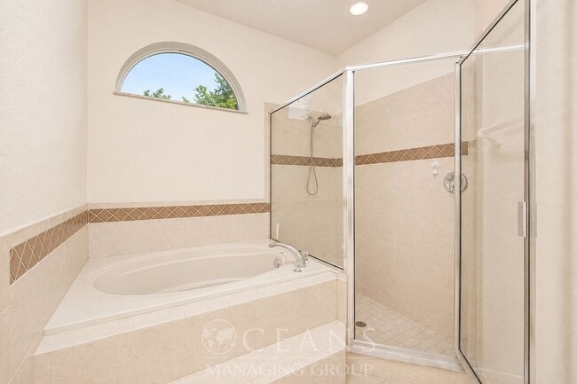 Building Photo - 3 Bedroom Home in Ormond Lakes