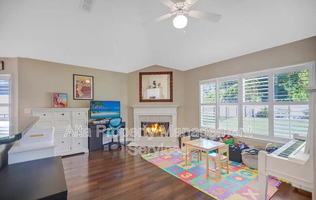 Building Photo - 701 Lake Stone Cir