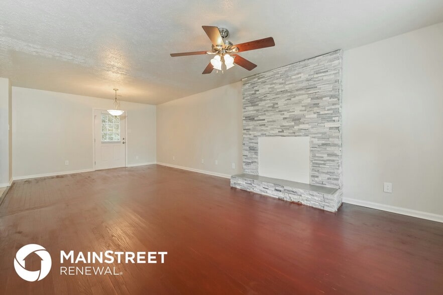 Building Photo - 8320 Clearwater Ct