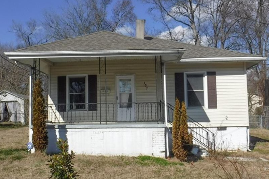 Primary Photo - Beautiful home near Downtown Clover