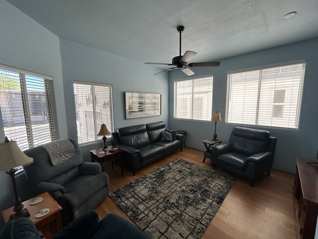 Building Photo - 17200 W Bell Rd