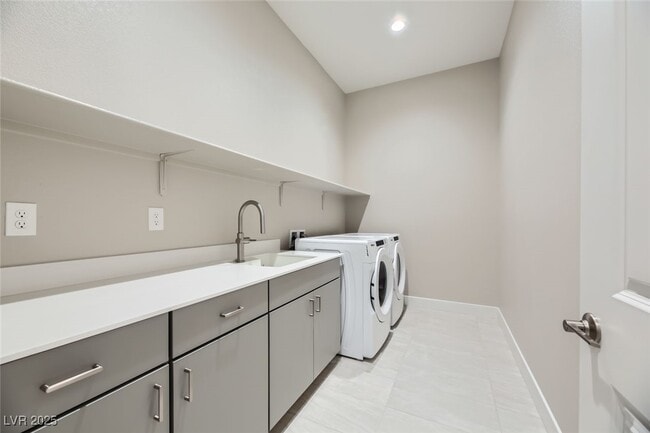 Building Photo - 840 Watford Pl