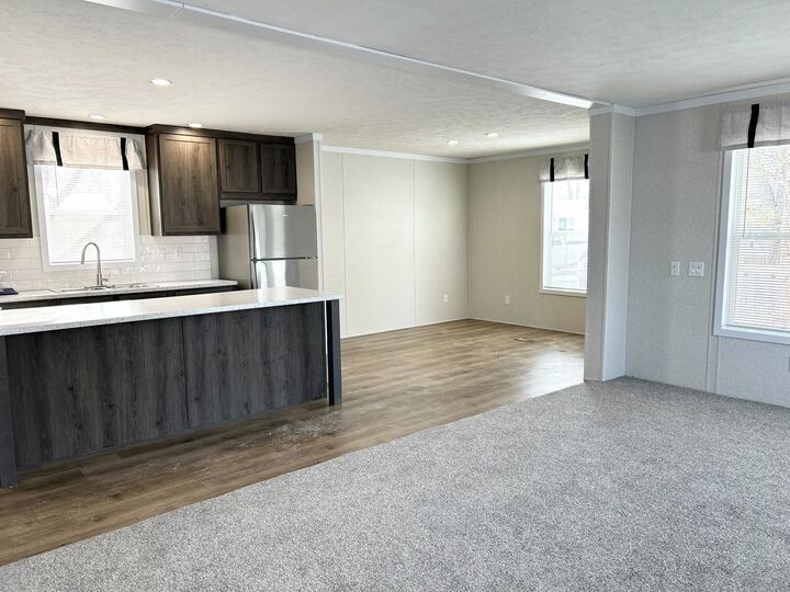 Building Photo - 29909 Flushing Dr