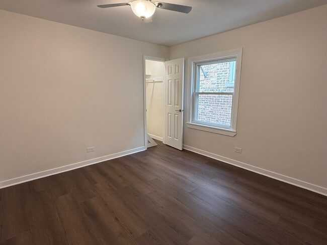 Building Photo - 5822 W 64th Pl