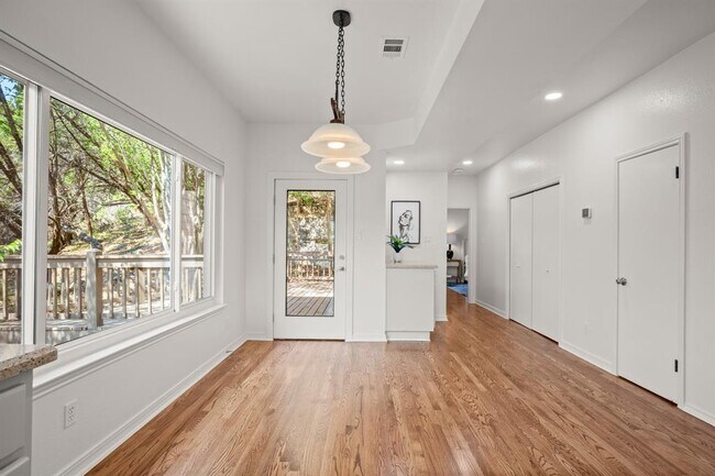 Building Photo - 4906 Bobcat Dr