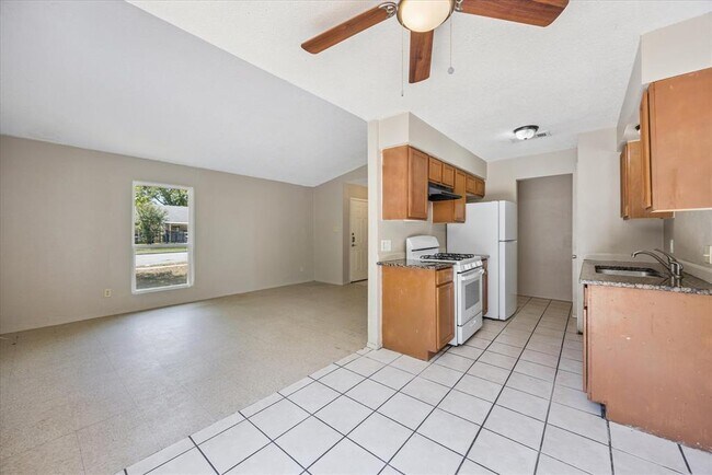 Building Photo - 4704 Lambs Ln