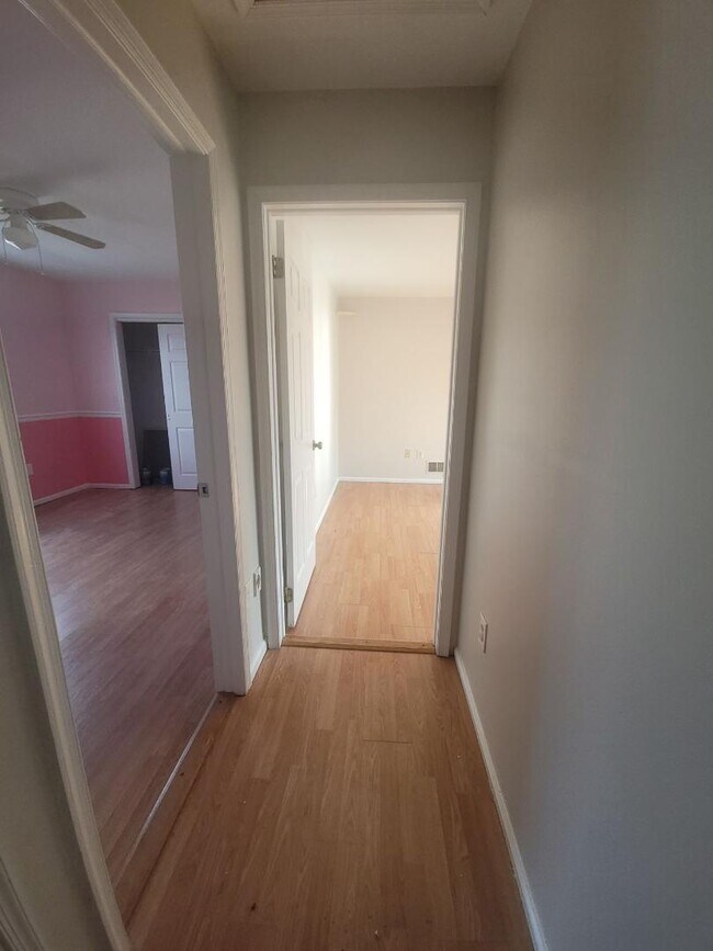 Building Photo - 1 Sunnydale Ct