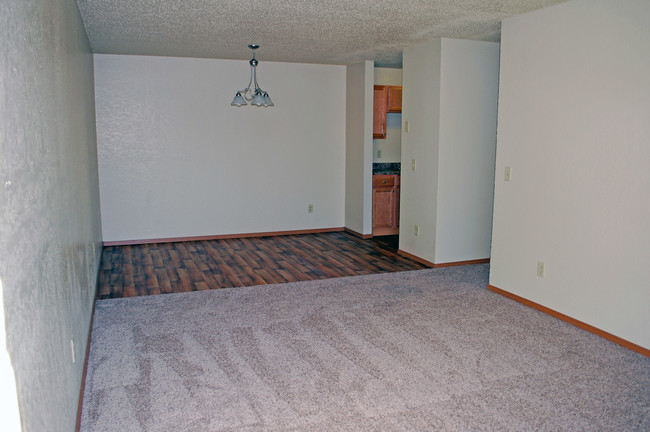 Building Photo - Bella Sierra Apartments