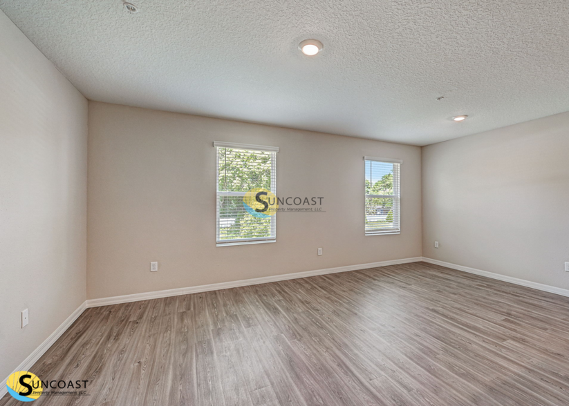 Building Photo - 9564 Hood Rd