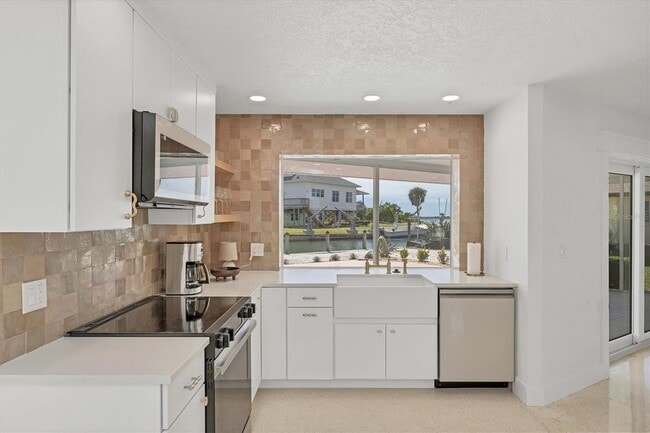 Building Photo - 1915 Pennsylvania Ave