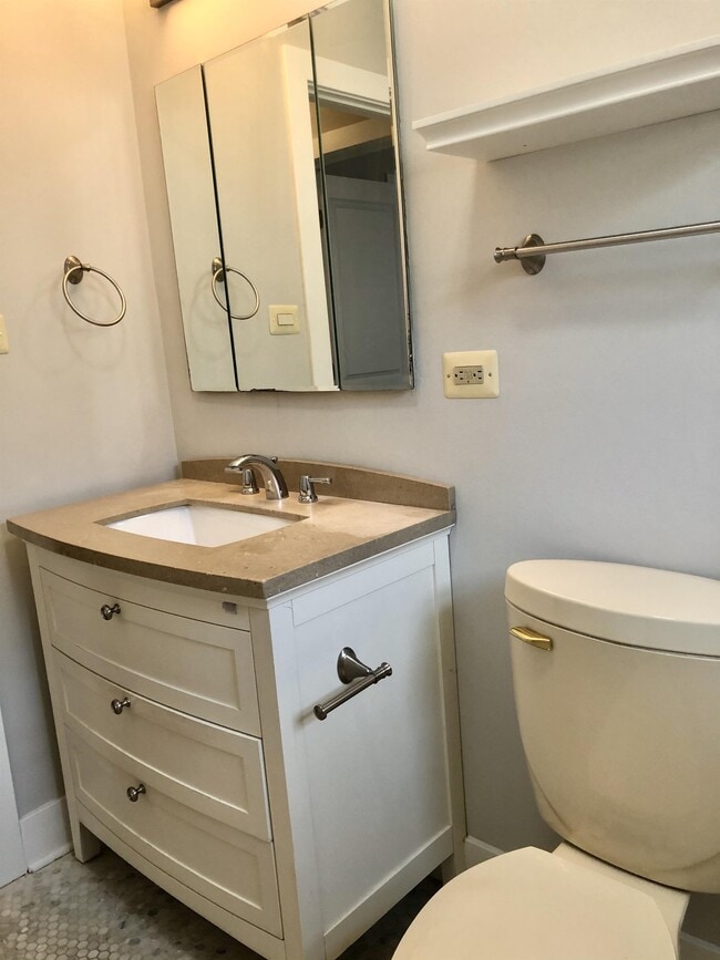 Building Photo - 4244 Gilbert Ave