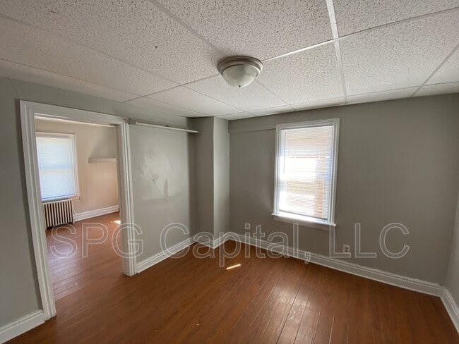 Building Photo - 324 N Franklin St