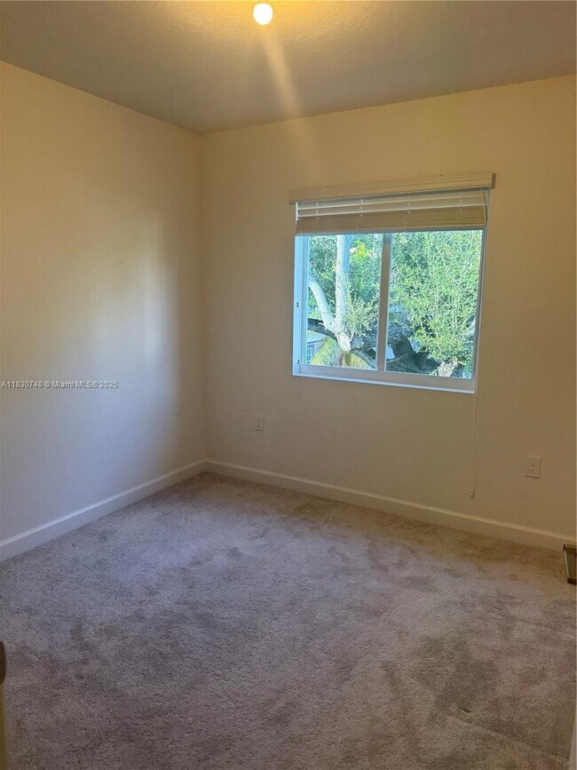 Building Photo - 5145 SW 37th St