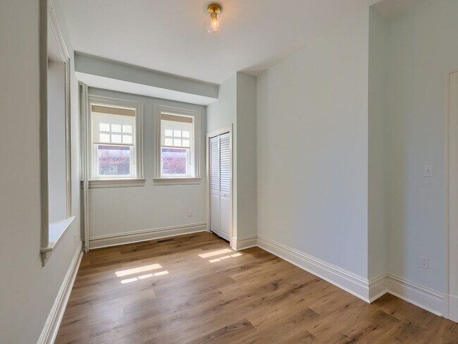 Building Photo - 1701 N Front St