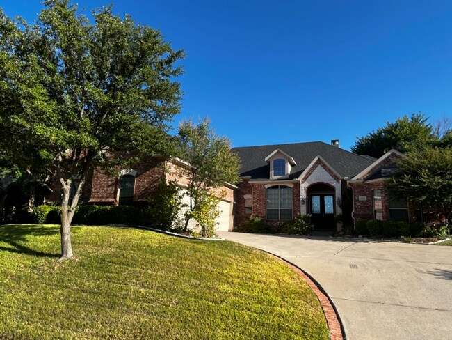 Primary Photo - 1011 Drake Dr
