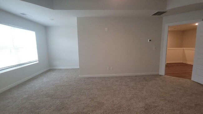 Building Photo - 7203 Chatfield Wy NW