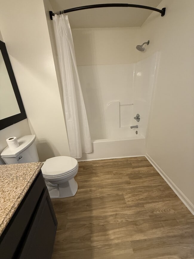 Building Photo - 914 Carom Cir
