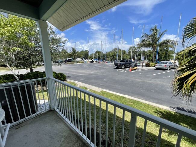 Building Photo - Cape Crossings