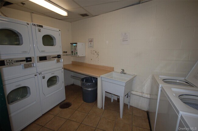 Building Photo - 400 Mt Pleasant Ave