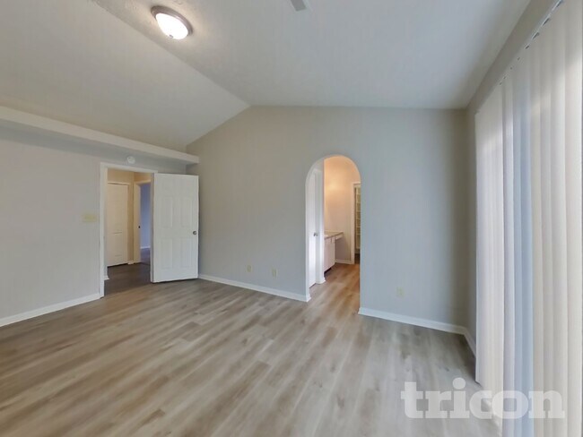 Building Photo - 6621 Pamona Cir